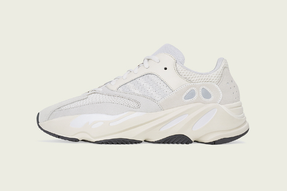 아디다스(ADIDAS) 이지부스트 700 아날로그 발매일 확정 아디다스(ADIDAS) 이지부스트 700 아날로그 발매일 확정