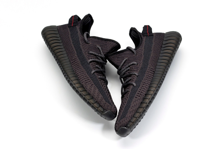 아디다스(ADIDAS) 이지부스트 350 V2 올 블랙 컬러 발매 예정 아디다스(ADIDAS) 이지부스트 350 V2 올 블랙 컬러 발매 예정
