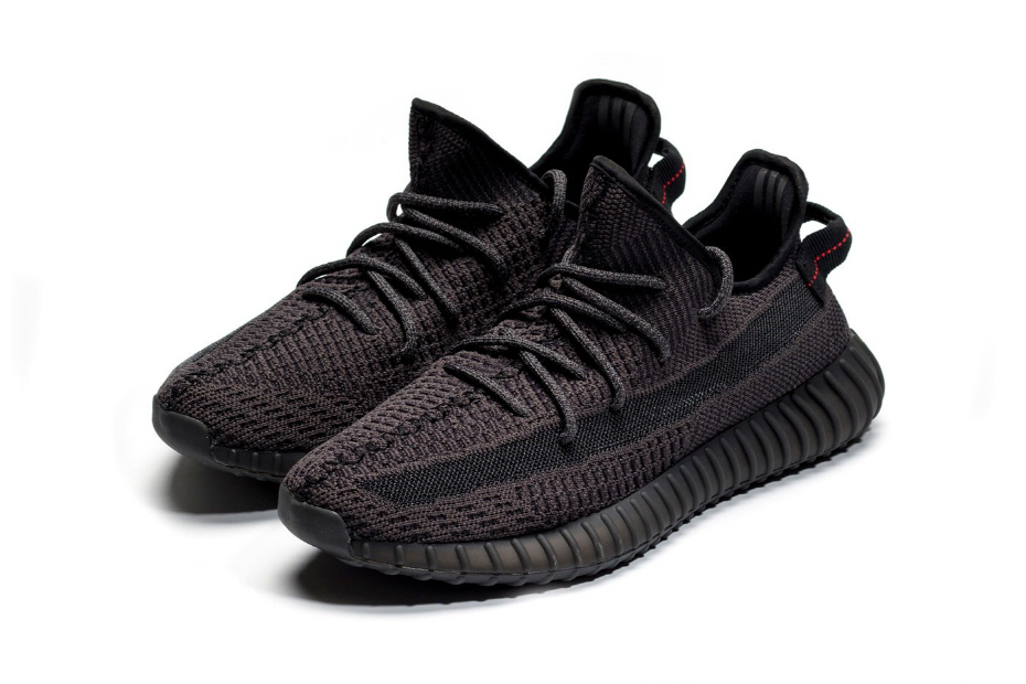 아디다스(ADIDAS) 이지부스트 350 V2 올 블랙 컬러 발매 예정 아디다스(ADIDAS) 이지부스트 350 V2 올 블랙 컬러 발매 예정