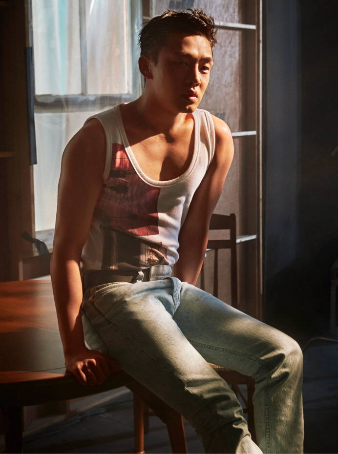 유아인이 함께한 캘빈클라인(CALVIN KLEIN) 캠페인 화보 공개 유아인이 함께한 캘빈클라인(CALVIN KLEIN) 캠페인 화보 공개