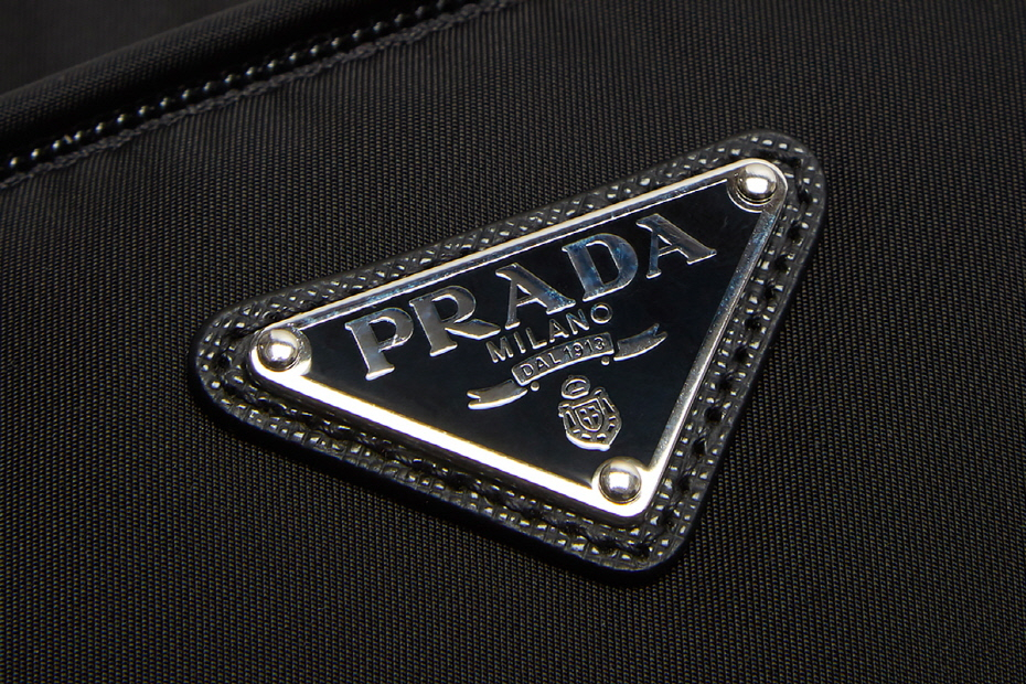 테크 웨어에 어울리는 하네스 백을 만든 프라다(PRADA) 테크 웨어에 어울리는 하네스 백을 만든 프라다(PRADA)