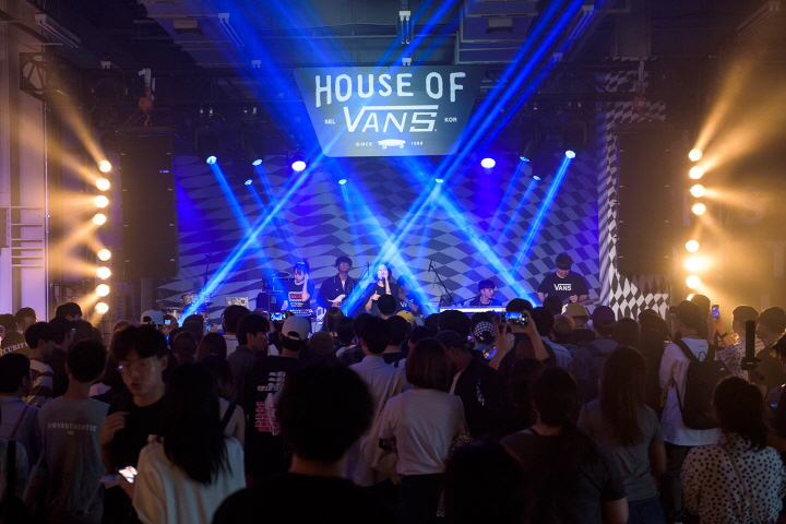 반스(VANS), 새로운 뮤직 캠페인 ‘뮤지션 원티드’ 시작 반스(VANS), 새로운 뮤직 캠페인 ‘뮤지션 원티드’ 시작