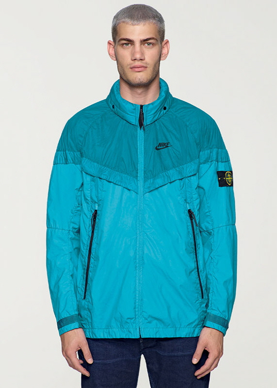 나이키(NIKE)와 스톤아일랜드(STONE ISLAND)의 두 번째 만남 나이키(NIKE)와 스톤아일랜드(STONE ISLAND)의 두 번째 만남