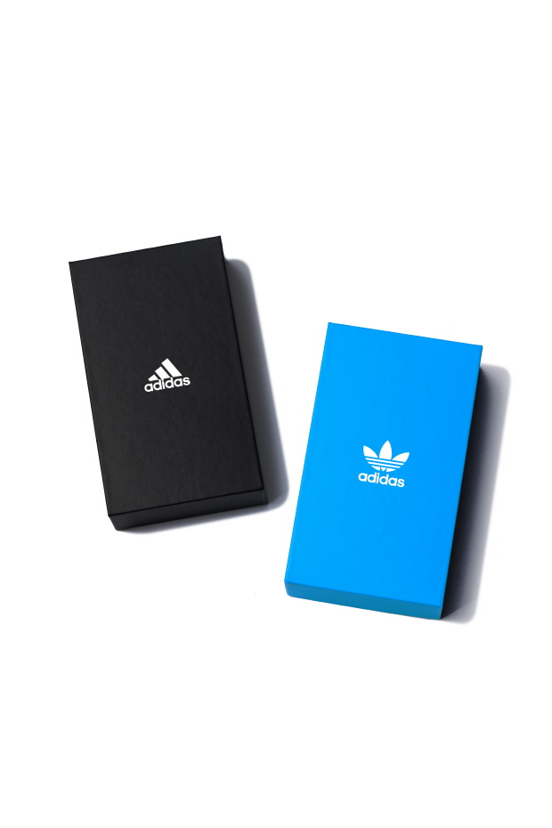 아디다스(ADIDAS) 15만원 이상 구매시 사은품 보조 배터리 증정 아디다스(ADIDAS) 15만원 이상 구매시 사은품 보조 배터리 증정