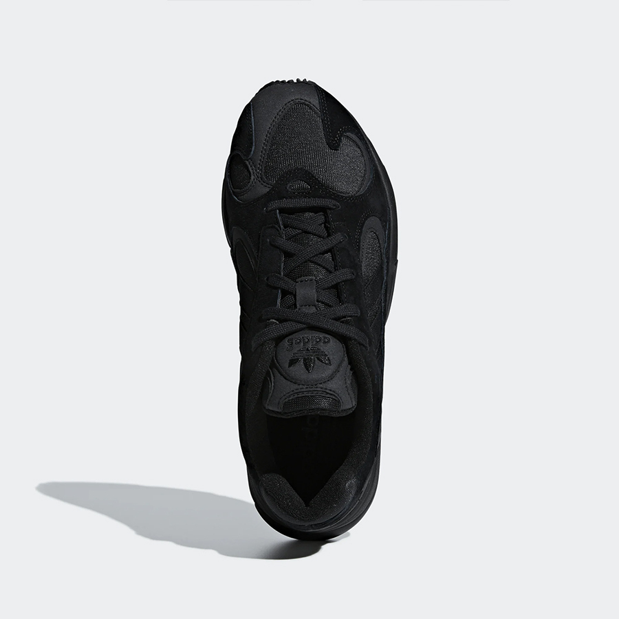 아디다스(ADIDAS) 19 F/W 영 원 스니커즈 한정 발매 아디다스(ADIDAS) 19 F/W 영 원 스니커즈 한정 발매