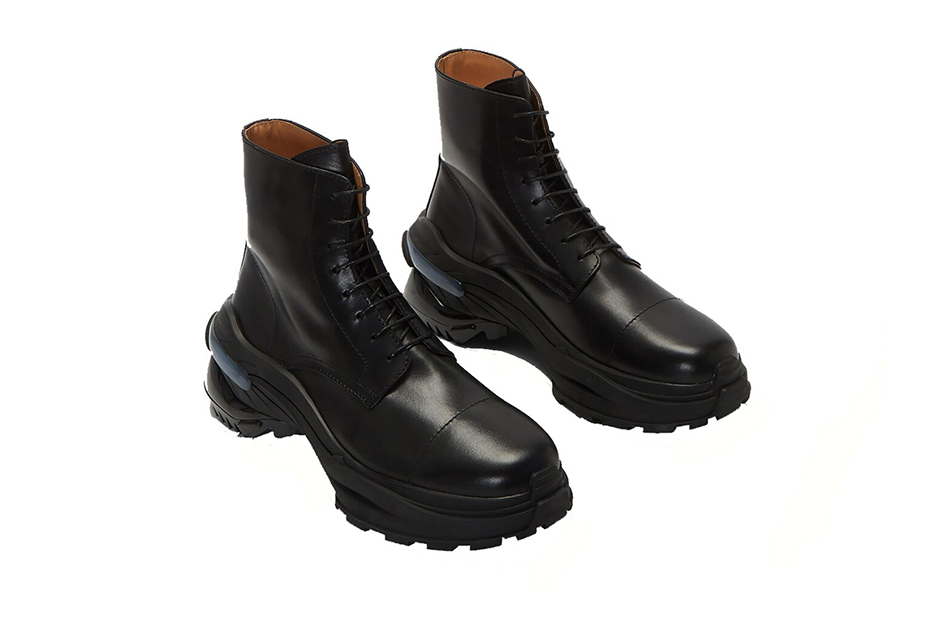 색다른 디자인의 메종 마르지엘라(MAISON MARGIELA) 컴뱃 부츠 색다른 디자인의 메종 마르지엘라(MAISON MARGIELA) 컴뱃 부츠