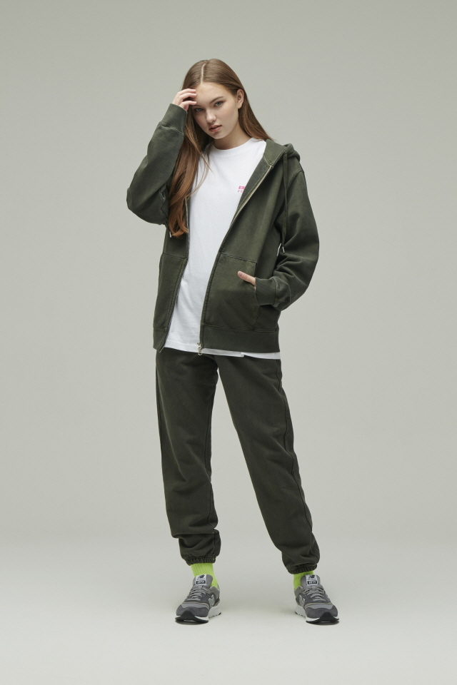 무신사 스페셜 이슈 : 멜란지 마스터(MELANGE MASTER) 19 F/W 피그먼트 스웨트 컬렉션 발매&15% 할인 무신사 스페셜 이슈 : 멜란지 마스터(MELANGE MASTER) 19 F/W 피그먼트 스웨트 컬렉션 발매&15% 할인
