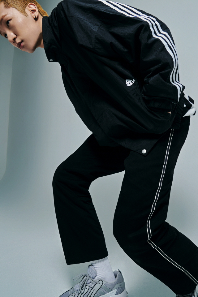 무신사 스페셜 이슈 : 블랙 만세! 아디다스(ADIDAS) 19 F/W 블랙 에디션 컬렉션 단독 발매&최대 30% 할인 무신사 스페셜 이슈 : 블랙 만세! 아디다스(ADIDAS) 19 F/W 블랙 에디션 컬렉션 단독 발매&최대 30% 할인