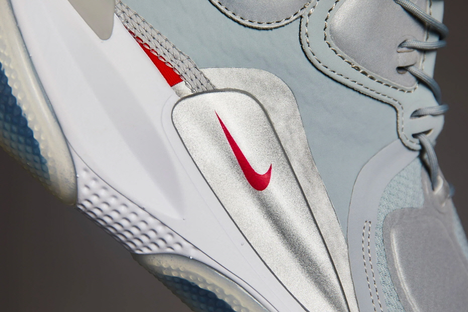 요즘 열일하는 매튜 윌리엄스(Matthew M. Williams)와 나이키(NIKE)의 만남. 조이라이드 CC3 발매 요즘 열일하는 매튜 윌리엄스(Matthew M. Williams)와 나이키(NIKE)의 만남. 조이라이드 CC3 발매