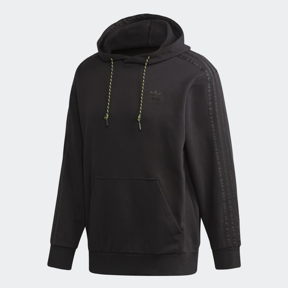 색다른 인상의 스포티 룩 신상품 발매한 아디다스(ADIDAS) 색다른 인상의 스포티 룩 신상품 발매한 아디다스(ADIDAS)