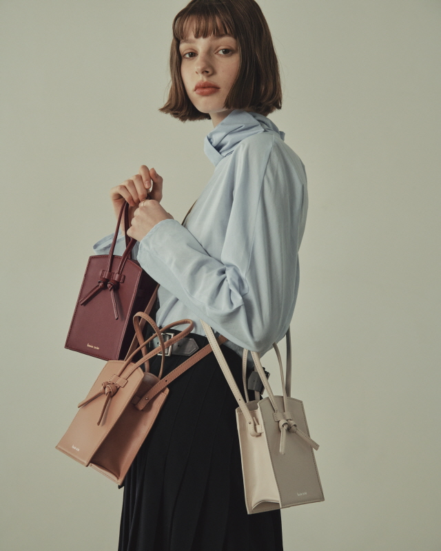 우아한 스타일 원해? 루이우이(LOUIE OOIE) 우신사 입점 기념 10% 할인 우아한 스타일 원해? 루이우이(LOUIE OOIE) 우신사 입점 기념 10% 할인