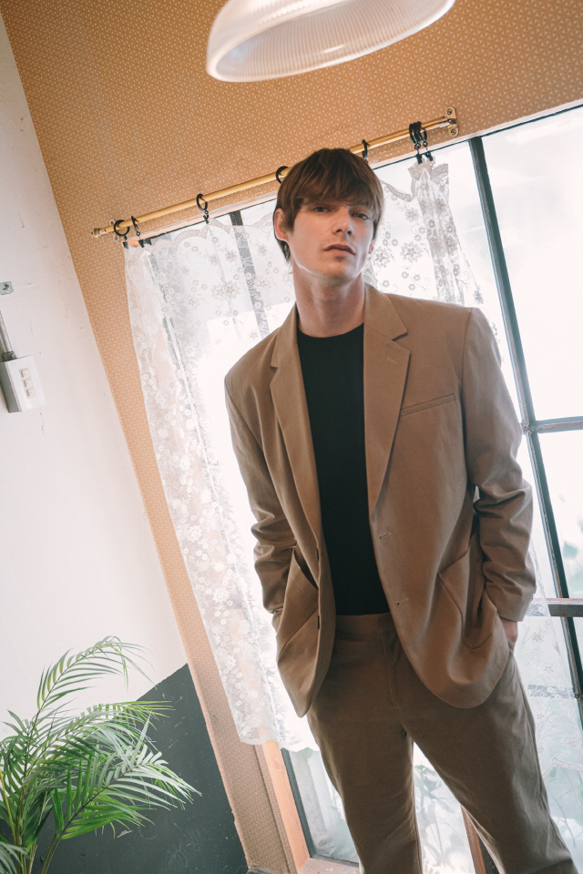 무신사 스페셜 이슈 : 미니멀 트렌드, 프레리 20 S/S 셋업 컬렉션으로 따라 잡자 무신사 스페셜 이슈 : 미니멀 트렌드, 프레리 20 S/S 셋업 컬렉션으로 따라 잡자