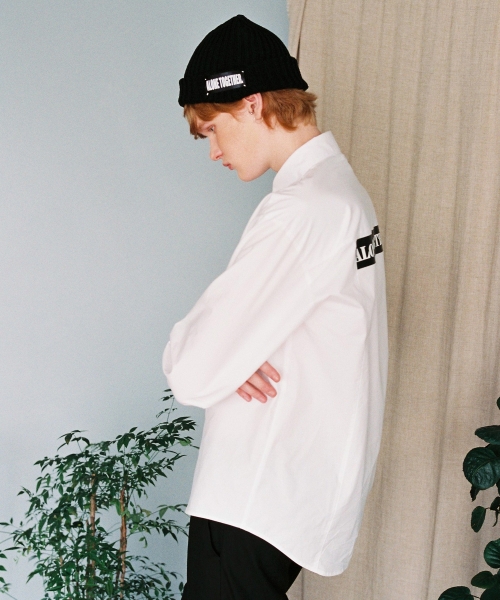 얼론투게더(ALONE&TOGETHER) BACK LOGO WHITE SHIRT - 55,300원 | 무신사 스토어 - 셀렉트숍 무신사 스토어 - 셀렉트숍