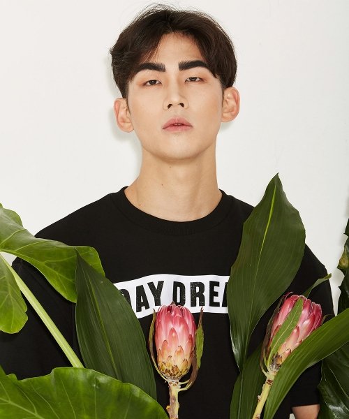 살롱드서울(SALON DE SEOUL) MAN SIMPLE HALF SWEAT SHIRTS(BLACK) - 32,400원 | 무신사 스토어 - 셀렉트숍