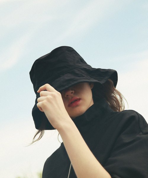 Unisex Over Buffet Buckle Hat Black