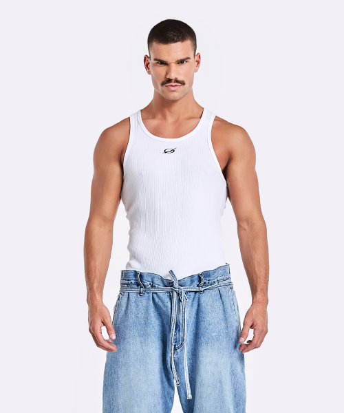 Irregular logo embroidery logo sleeveless - White