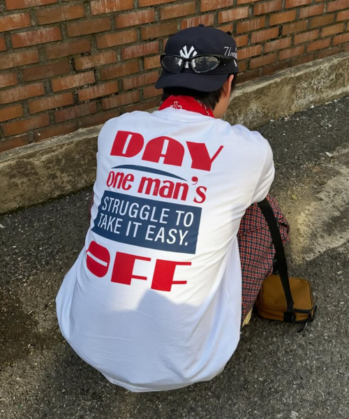 DayOff graphic T-Shirt_Red_DT395