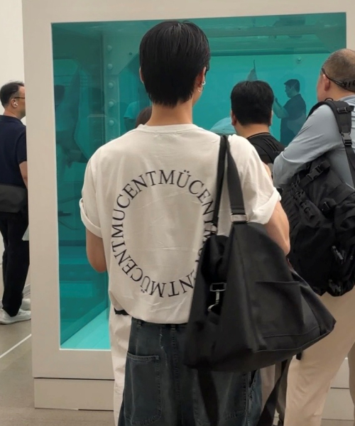 Signature back round arc logo loose fit half T (White)