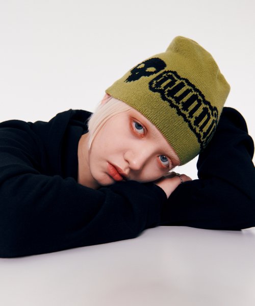SKULL LOGO JACQUARD BEANIE [OLIVE]