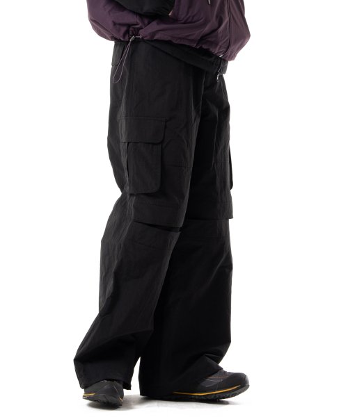 Stretched Knee Slit Cargo Pants (Black)