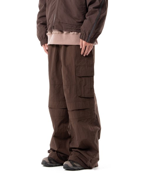 Stretched Knee Slit Cargo Pants (Brown)