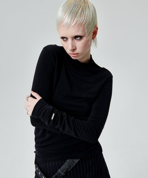 LAYERED TURTLENECK TOP [BLACK]