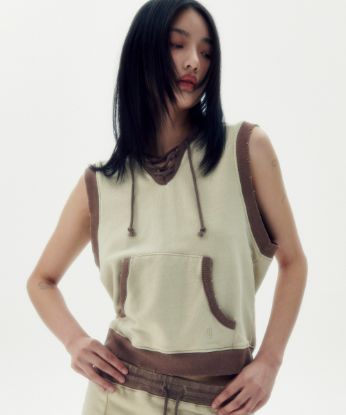 HOODED SLEEVELESS SWEAT VEST [BEIGE]