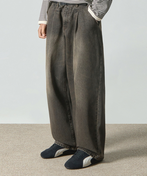 ASI ESSENTIAL ONE-TUCK WIDE DENIM PANTS_DUST BLACK