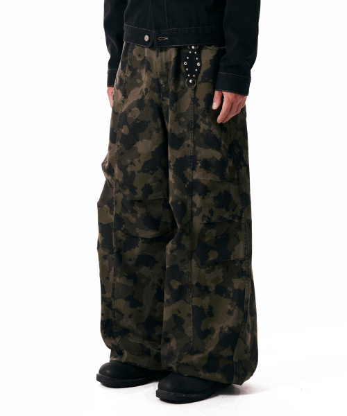 Knee Pin-tuck Camouflage Twill Pants (Khaki)