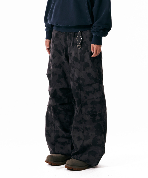 Knee Pin-tuck Camouflage Twill Pants (Black)
