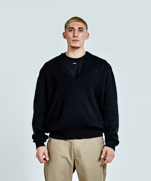 V neck Knit - Black
