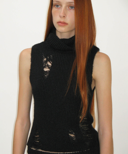 Damaged Turtleneck Sleeveless Knit (BLACK)