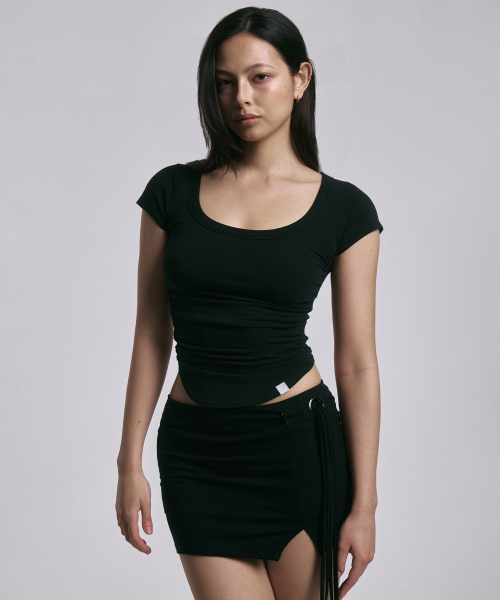 New MOMO Shirring Short Top (Black)