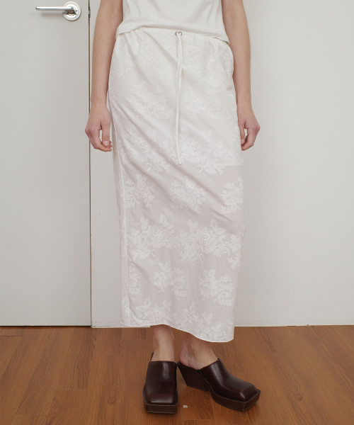 FLOWER LACE SKIRT - WHITE