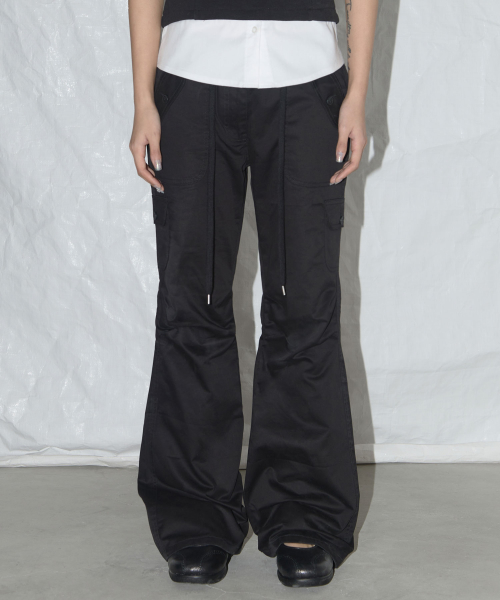 CARGO PINTUCK BOOTCUT PANTS (BLACK) F25QD887