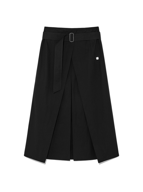 A LINE PLEATS BELTED SKIRT IN BLACK
