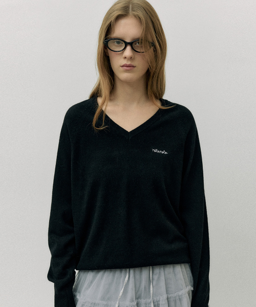 WOOL BLENDED V NECK KNIT BLACK