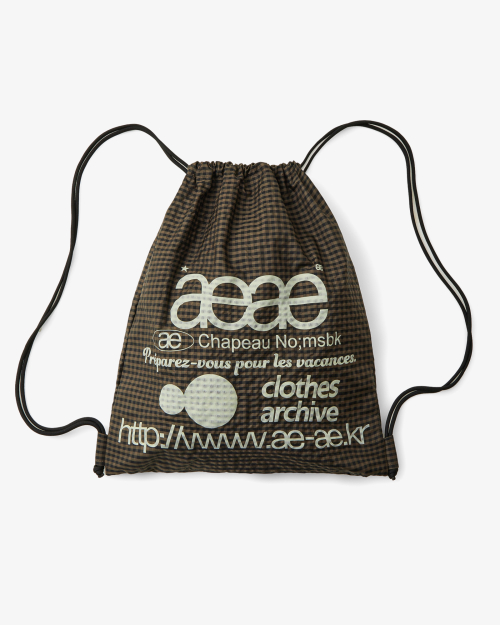 WEB LOGO CHECK GYM SACK [BROWN]