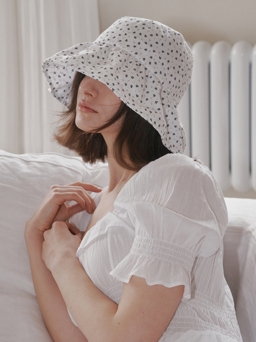 Violetta Shirring Bucket Hat (White)