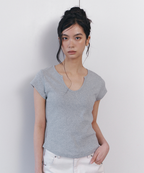 C 90S LINE SLIT NECK HALF-SLEEVE T-SHIRT_GREY