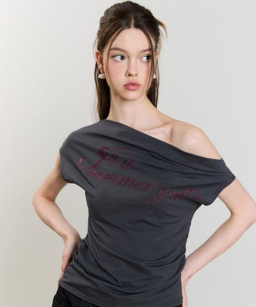 SM GLITTER OFFSHOULDER TEE(CHARCOAL)