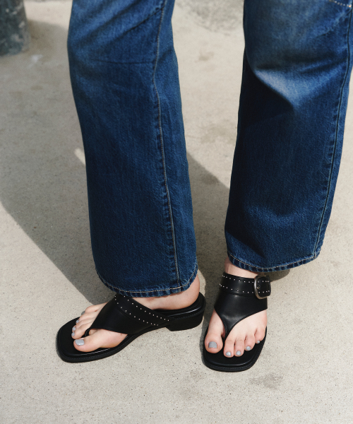 STUDIA BUCKLE FLIP-FLOP BLACK