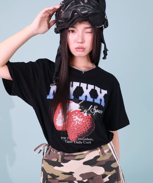 STRAWBERRY SPACE TEE BLACK