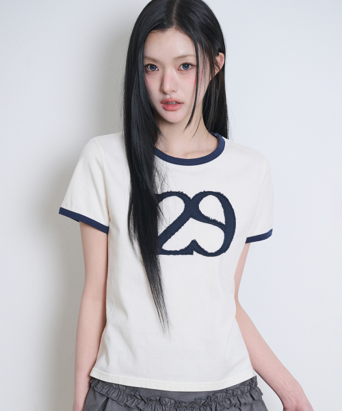 129 LOGO PATCH T-SHIRT CREAM