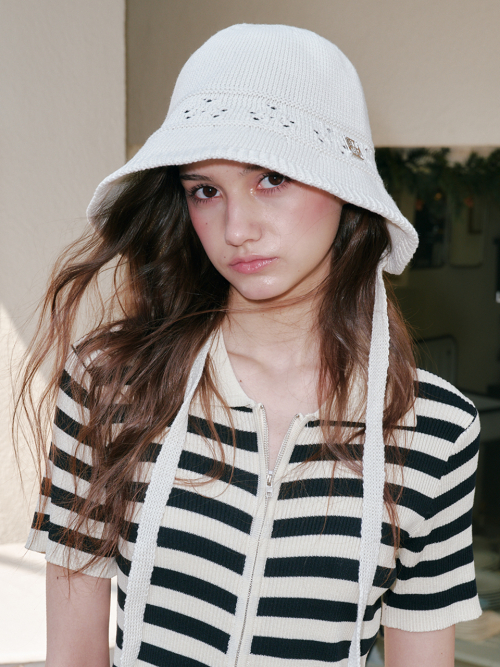 Blossom Hole Bonnet Hat (Cream)