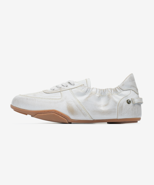 r. 902 vintage leather sneakers