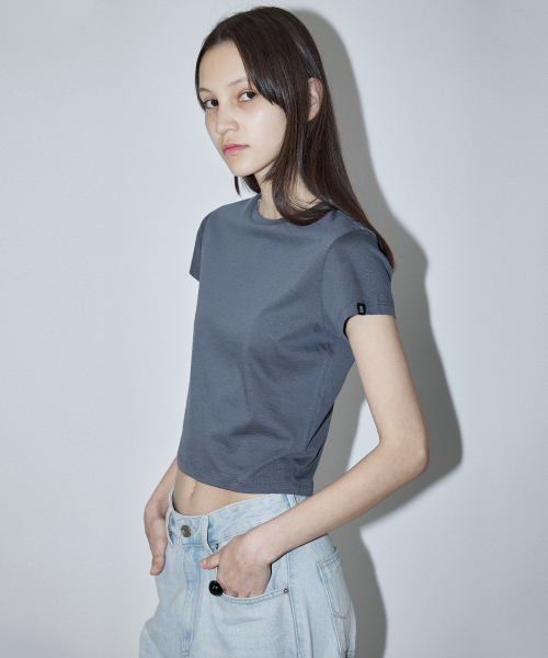 BASIC SHORT SLEEVE CROP T-SHIRT - DARK GREY