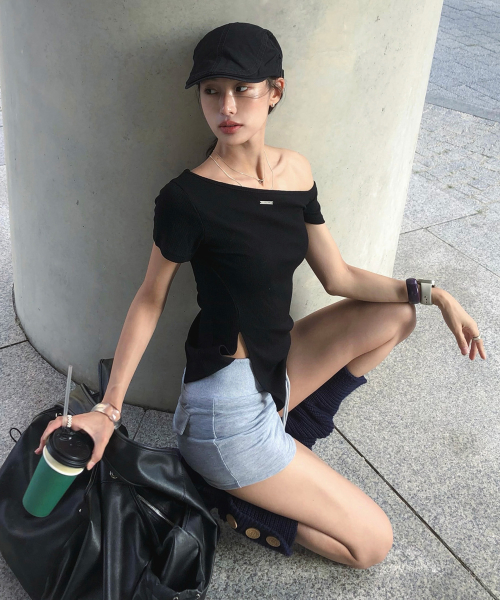 One-shoulder Basic Slit Top (Black)
