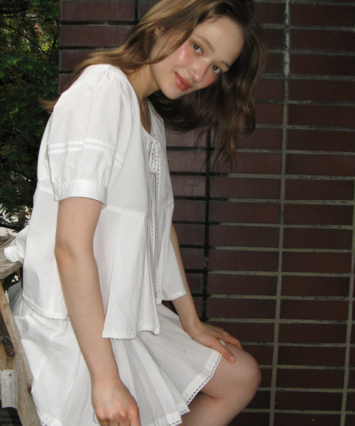 RIBBON TIE PLEATED PEPLUM BLOUSE WHITE