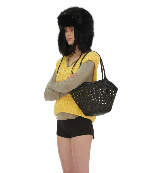 LIP SHOULDER BAG [BLACK]